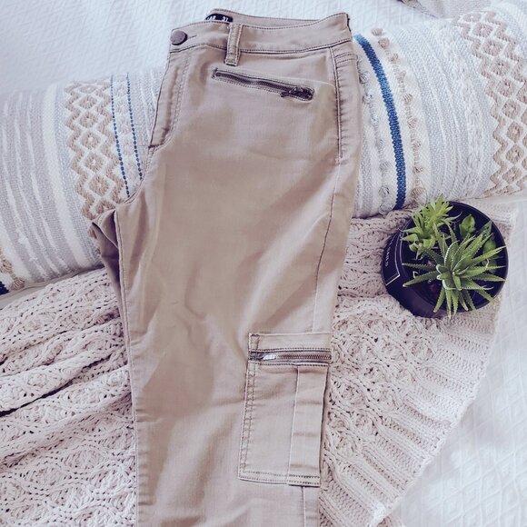 Design Lab Womens Mid Rise Sand Khaki Slim Straight Cargo Utility Pants- 31 - Picture 15 of 16